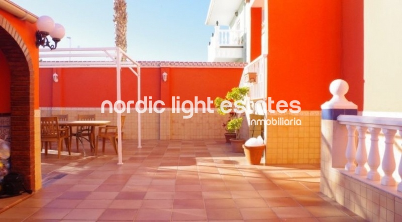 Villa with 4 bedrooms and garage 