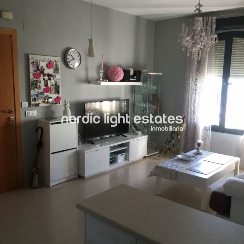 ¡¡¡Ganga!!! Moderno apartamento con 2 dormitorios, aire y trastero 