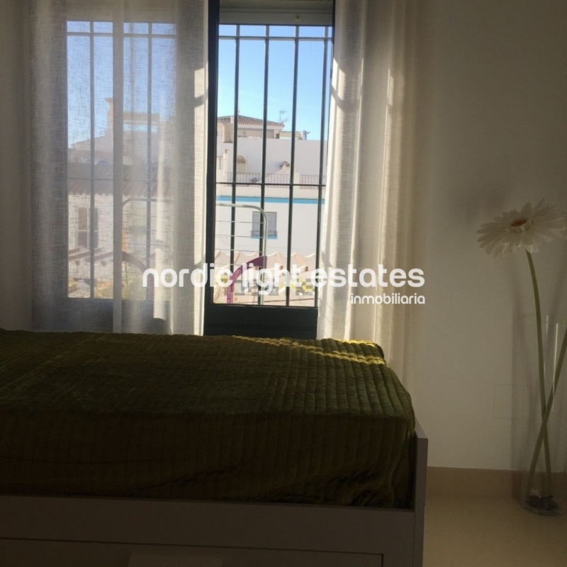 ¡¡¡Ganga!!! Moderno apartamento con 2 dormitorios, aire y trastero 