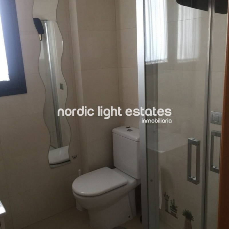 ¡¡¡Ganga!!! Moderno apartamento con 2 dormitorios, aire y trastero 