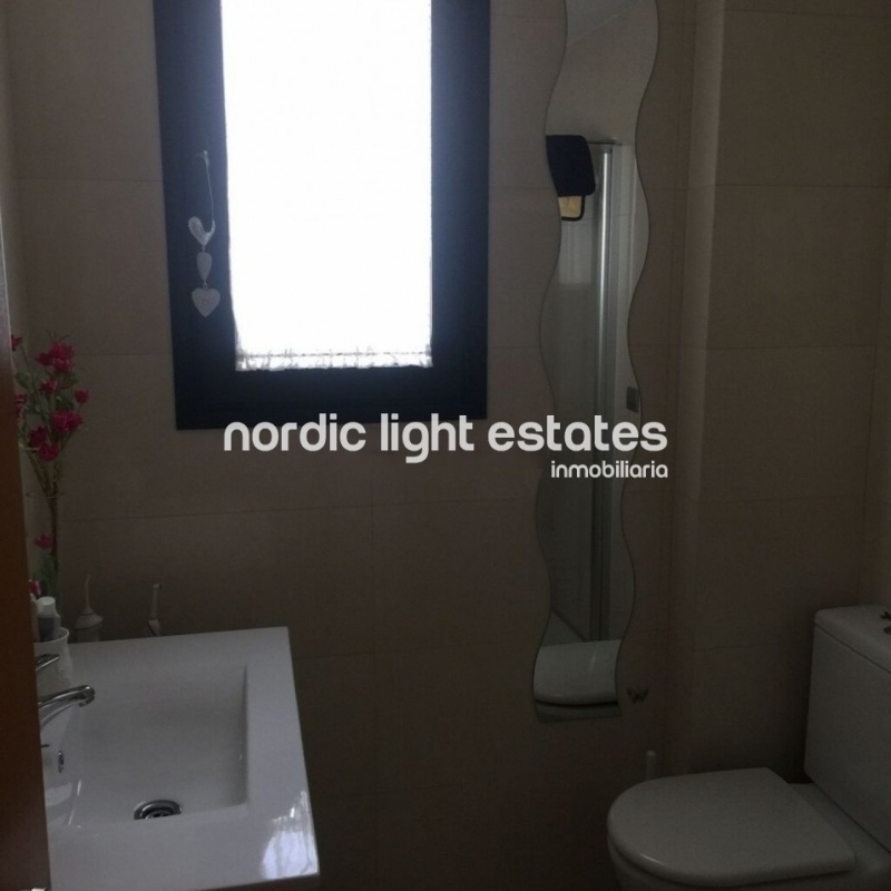 ¡¡¡Ganga!!! Moderno apartamento con 2 dormitorios, aire y trastero 