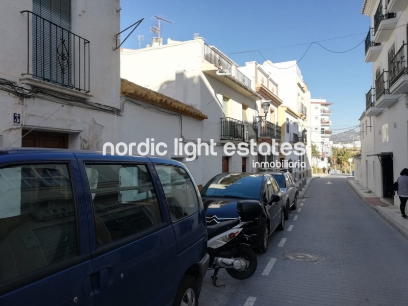 Townhouse to renovate, in the historic centre 