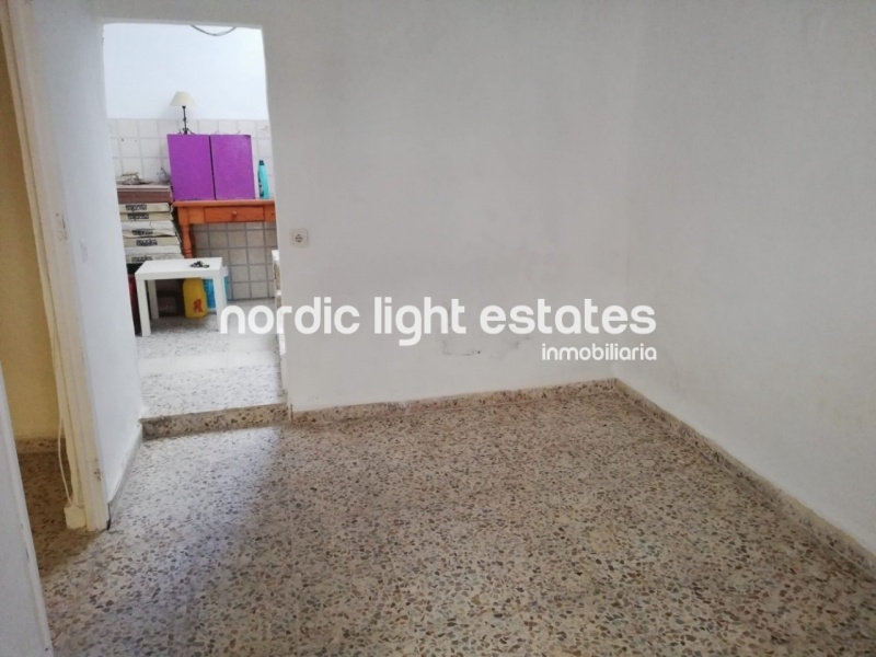 Townhouse to renovate, in the historic centre 