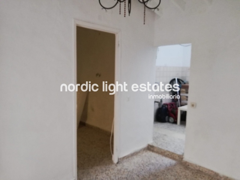 Townhouse to renovate, in the historic centre 