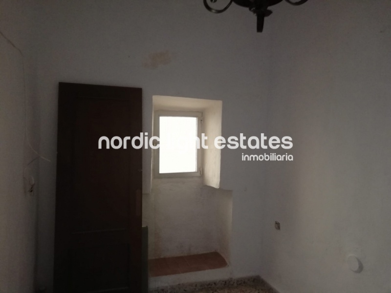 Townhouse to renovate, in the historic centre 