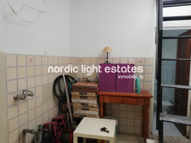 Townhouse to renovate, in the historic centre 
