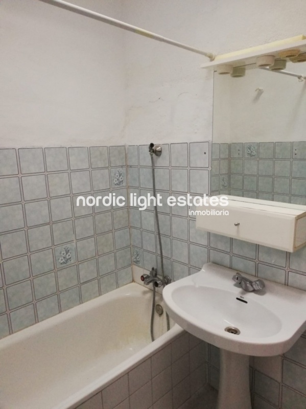 Townhouse to renovate, in the historic centre 