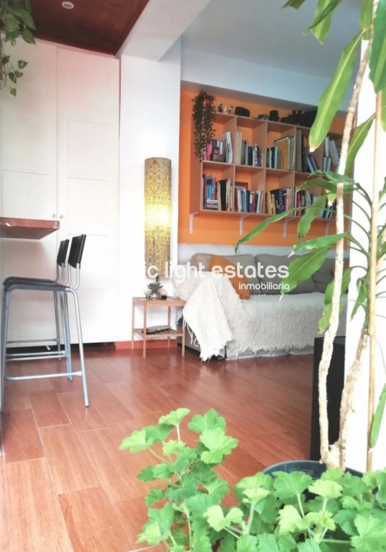 Apartment and 2 commercial premises in the centre of Nerja