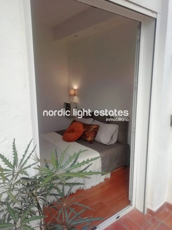 Apartment and 2 commercial premises in the centre of Nerja