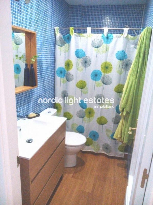 Apartment and 2 commercial premises in the centre of Nerja