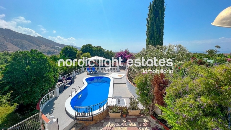 Maravillosa villa entre Nerja y Frigiliana 