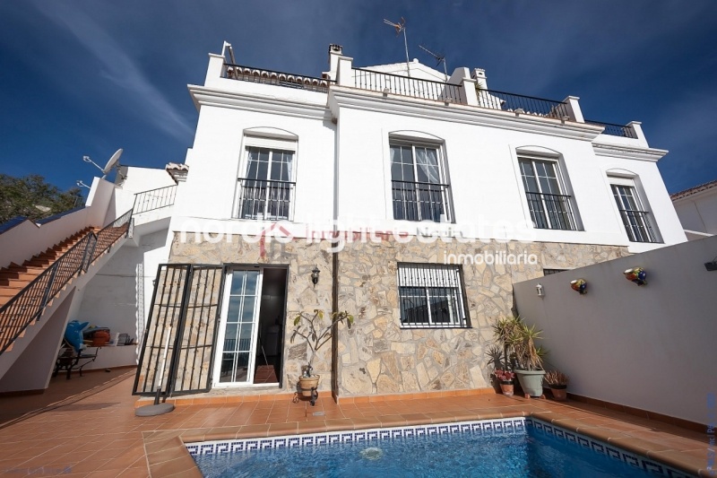 Propiedades similares Hermosa villa muy cerca de Frigiliana centro 