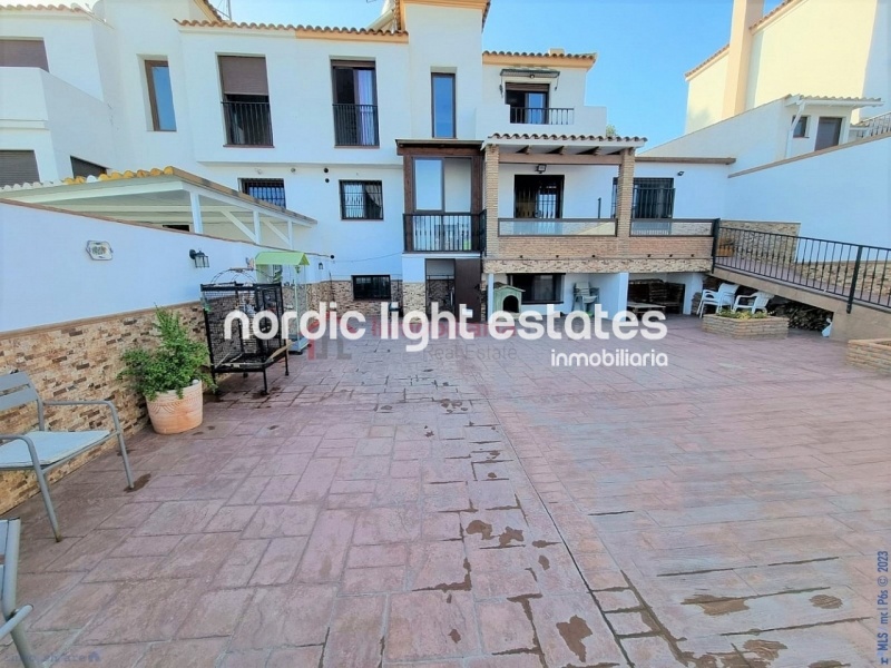 Propiedades similares Casa grande 5 dormitorios en Torrox Costa