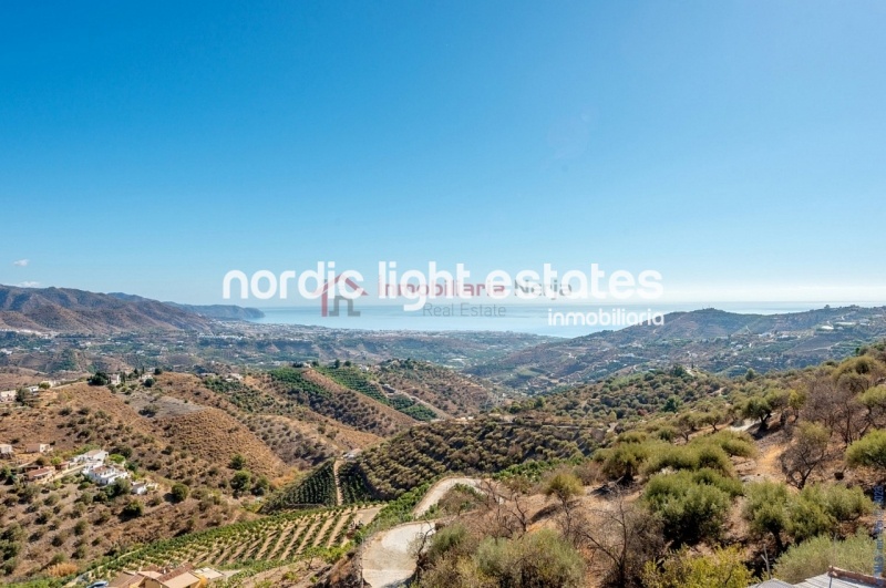Propiedades similares 3 preciosas casas en 1 en Frigiliana