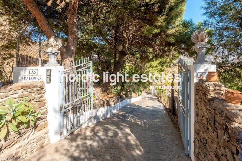 Propiedades similares 3 preciosas casas en 1 en Frigiliana