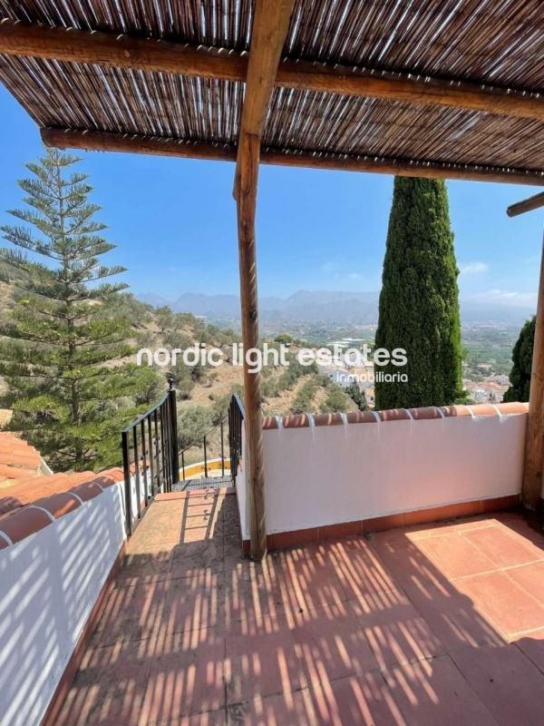 Villa in Punta Lara, Nerja - Luxury Living with Panoramic Sea Views