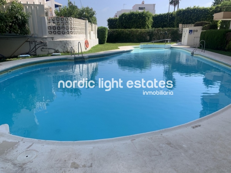Encantador apartamento completamente renovado, junto a la playa de Torrecilla