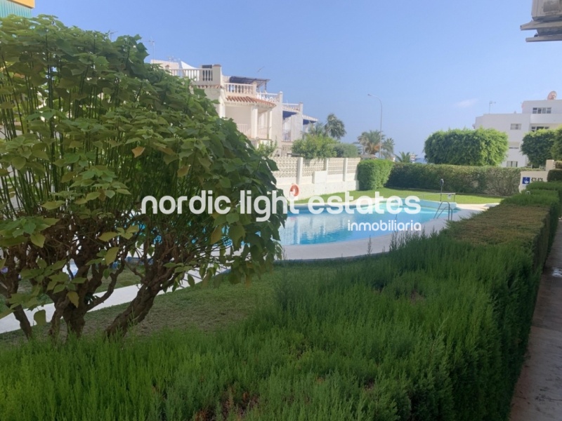 Encantador apartamento completamente renovado, junto a la playa de Torrecilla