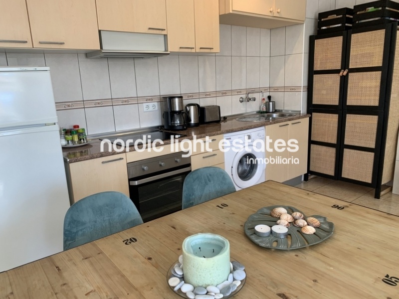 Encantador apartamento completamente renovado, junto a la playa de Torrecilla