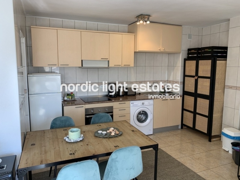 Encantador apartamento completamente renovado, junto a la playa de Torrecilla