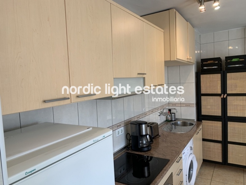 Encantador apartamento completamente renovado, junto a la playa de Torrecilla