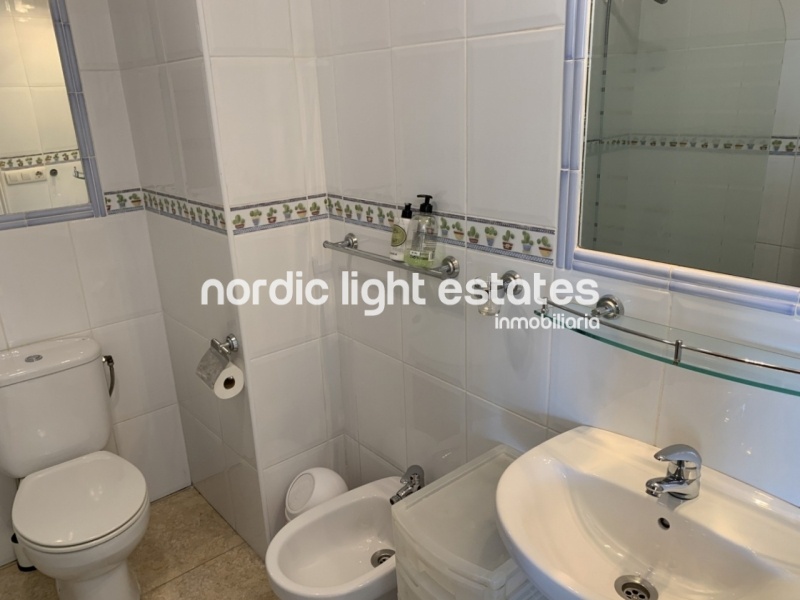 Encantador apartamento completamente renovado, junto a la playa de Torrecilla