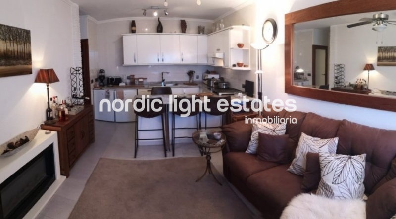 Moderno apartamento con gran terraza y piscina comunitaria en Torrox Park