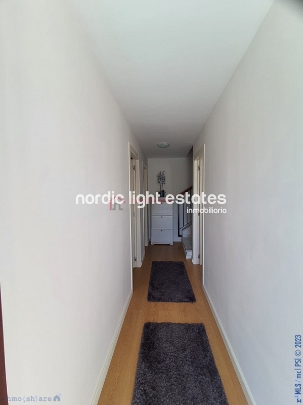 Impresionante villa semi adosada prácticamente nueva