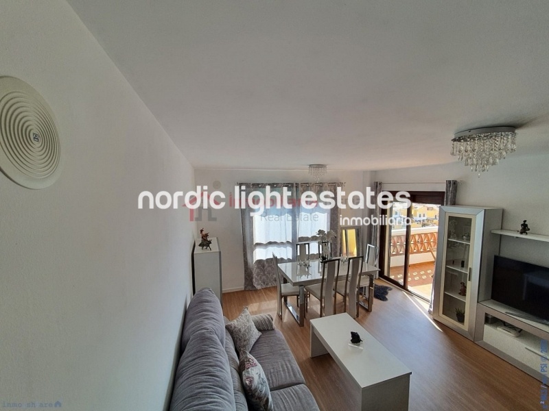 Impresionante villa semi adosada prácticamente nueva