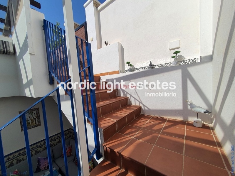 Impresionante villa semi adosada prácticamente nueva