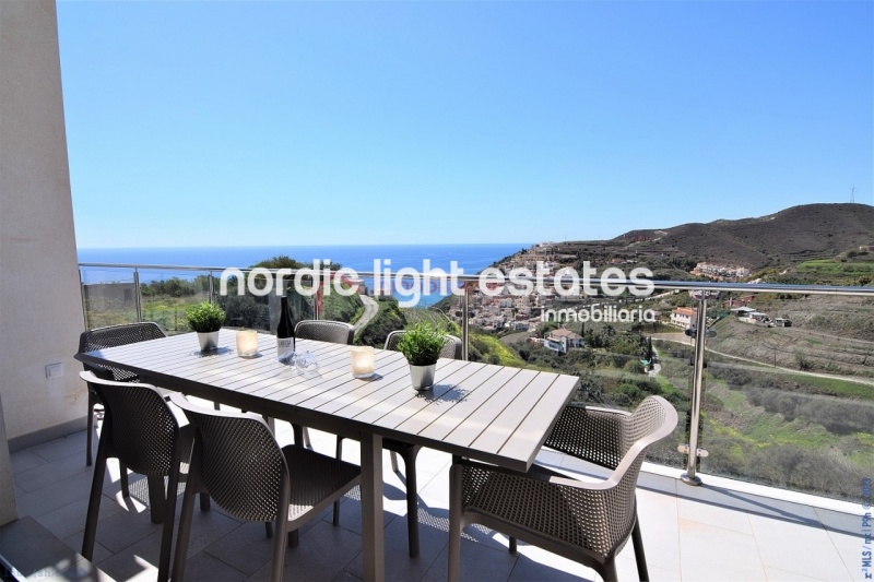Stunning pre-owned apartment in Nerja