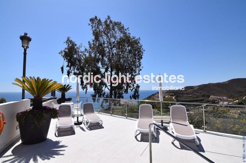 Excepcional apartamento seminuevo en Nerja