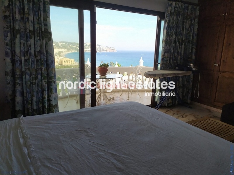 Preciosa villa con vistas impresionantes al mar
