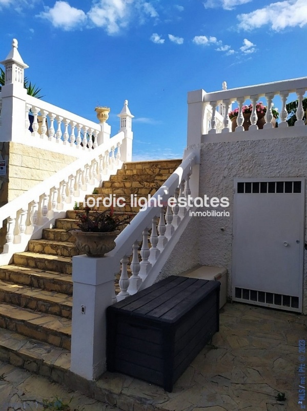 Preciosa villa con vistas impresionantes al mar