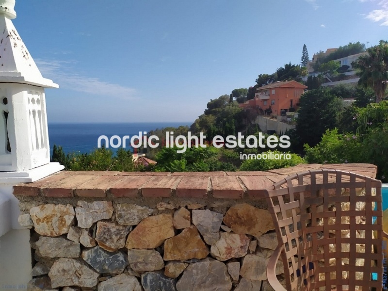 Preciosa villa con vistas impresionantes al mar