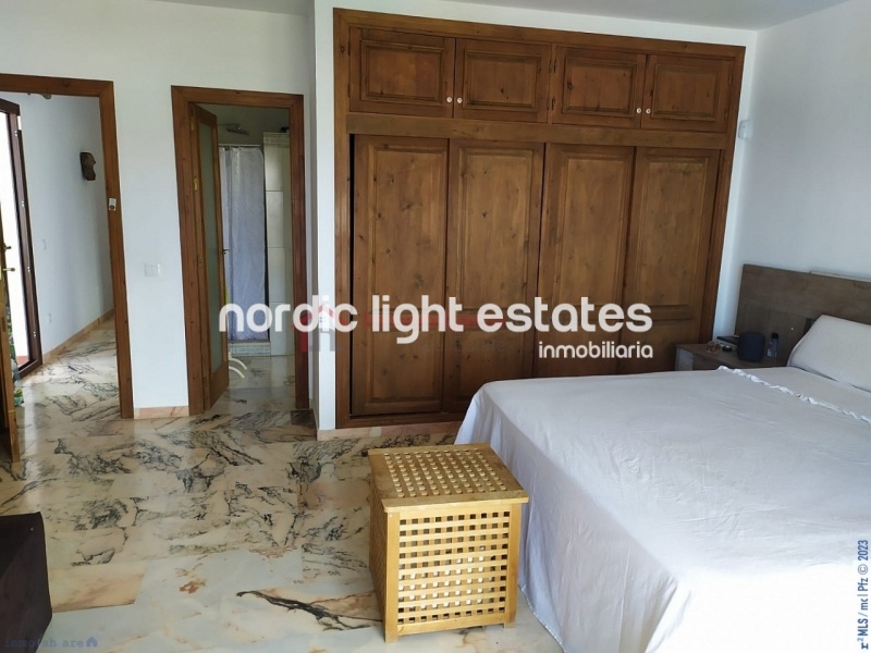 Preciosa villa con vistas impresionantes al mar