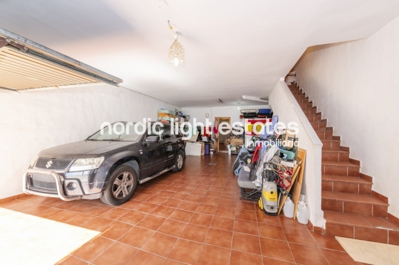 Propiedades similares Magnifica casa adosada con un estudio independiente