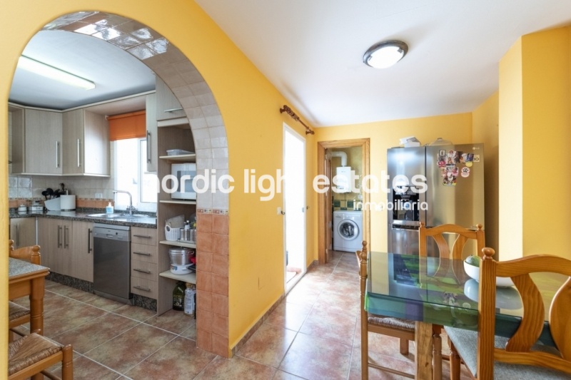 Propiedades similares Magnifica casa adosada con un estudio independiente
