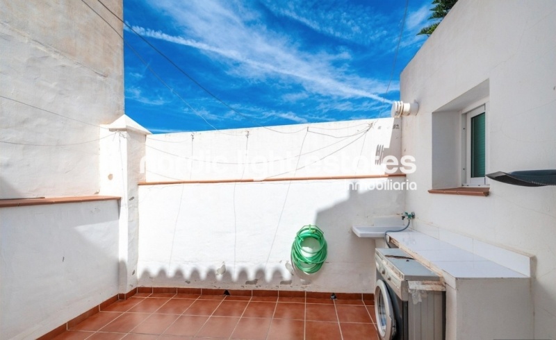 Propiedades similares Magnifica casa adosada con un estudio independiente