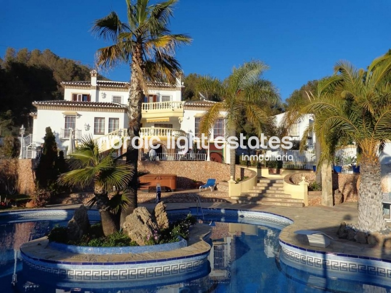 Propiedades similares Impresionante villa de 435m2 habitables en una parcela de 3.600m2