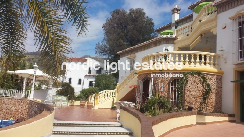 Similar properties Impressive villa of 435sqm living space on a plot of 3.600sqm