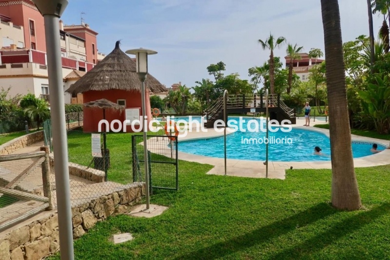 Top floor apartment located in the Baviera Golf urbanization, Caleta de Vélez