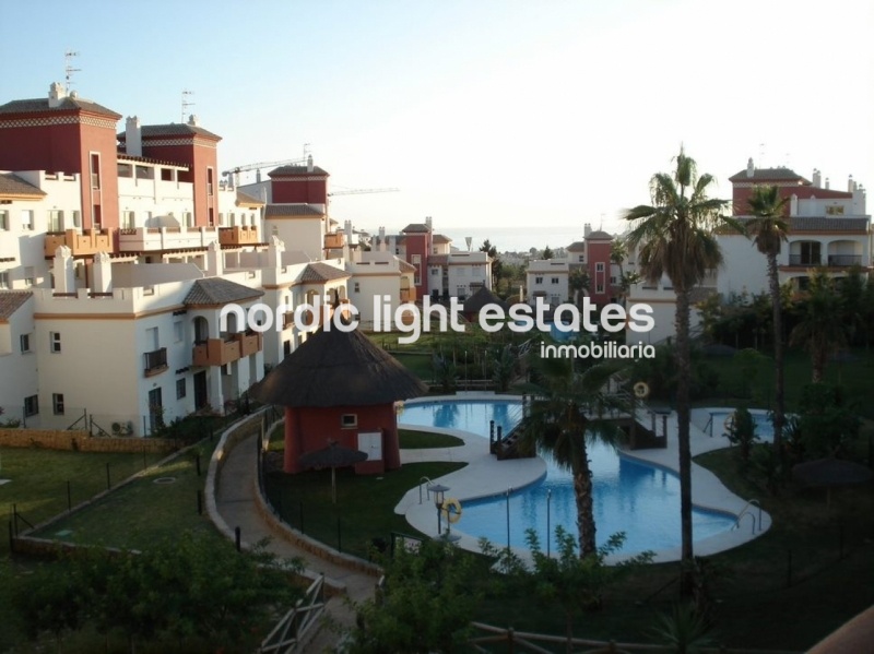 Top floor apartment located in the Baviera Golf urbanization, Caleta de Vélez