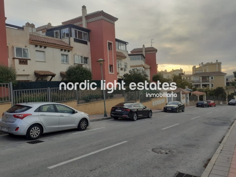 Top floor apartment located in the Baviera Golf urbanization, Caleta de Vélez