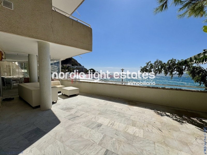 Similar properties Spectacular beach front apartment 