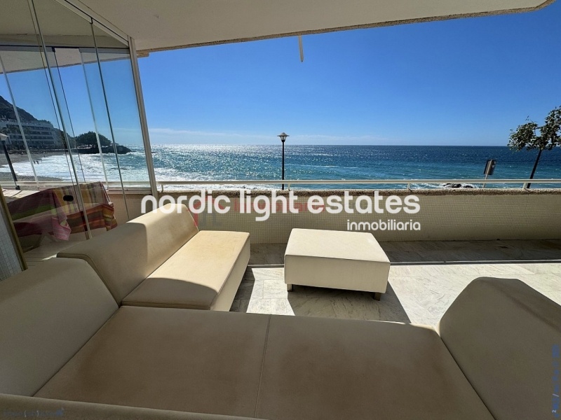 Similar properties Spectacular beach front apartment 