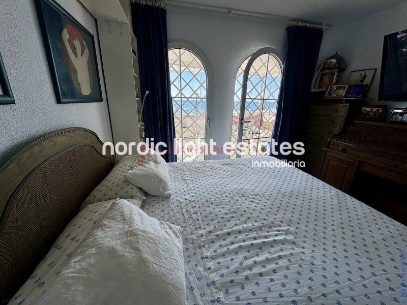Similar properties Spectacular beach front apartment 