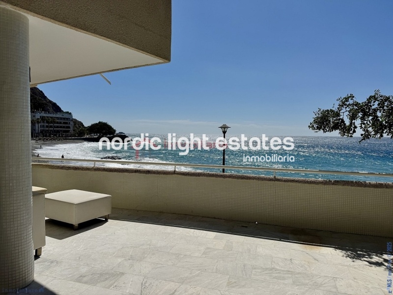 Similar properties Spectacular beach front apartment 
