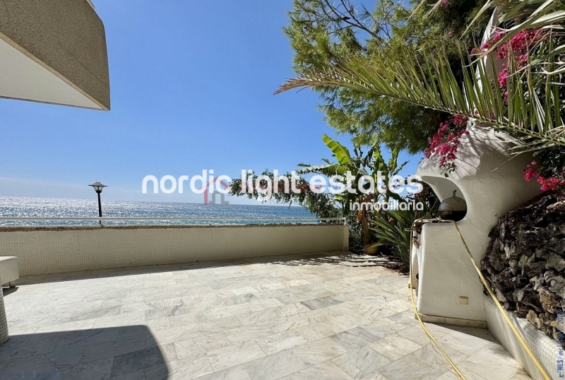 Similar properties Spectacular beach front apartment 