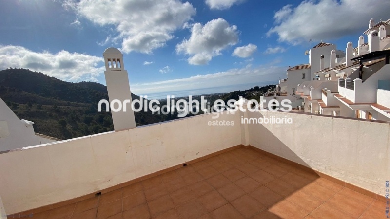 Propiedades similares Espaciosa casa adosada en Frigiliana con 2 salones y 2 cocinas